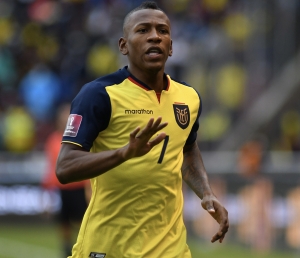 ¡Pervis Estupiñán le dice gracias a legendario club de la Premier y acepta fichar por el Brighton!