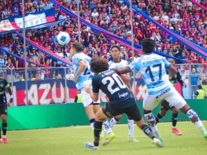 EXPLOTÓ DE ALEGRÍA EL DEPORTIVO QUITO: Los Dos Corazones se clasificaron en Segunda Categoría con el estilo que los define