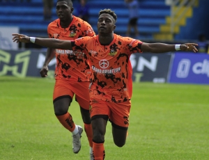 Otro elemento que Papá le saca al Celeste (FOTO)