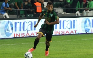 Terminó el 2022 para el Ecuatoriano: ¡Confirman en Turquía la grave lesión de Bryan Cabezas!