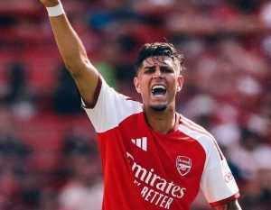 Piero Hincapié cerró la pretemporada titularidad en el Arsenal y queda listo para disputar la Community Shield