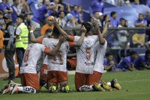 La Banana no baja los brazos