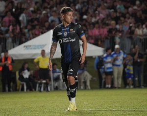 ¡Jordy Alcívar elegido para presentar la Nueva Armadura del Charlotte! (VIDEO)