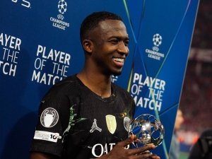 Willian Pacho se doctoró en Alemania: El ecuatoriano fue el MVP del partido entre el PSG y el Bayern Múnich