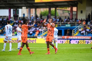 ¡Libertad le remontó a LDU con polémico arbitraje de Augusto Aragón y la U cae al 3er Lugar!