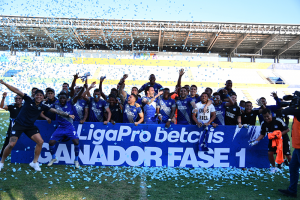 Se ganó la amarilla de la manera más curiosa (VIDEO)