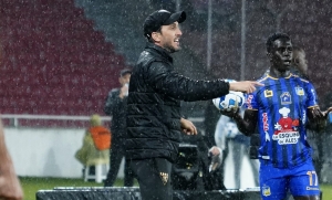 ¡LDU presentó a Zubeldía y Esteban Paz reveló que no estaba de acuerdo con el discurso de Marini!