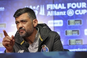 ¡Imperdible la reacción del DT del Dragao! (VIDEO)