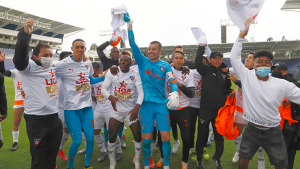 “Hay que guiarles para que sepan… ¡La Camiseta de LDU es Muy Pesada!”