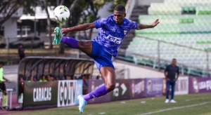 Carlos Grueso pasea casta en Venezuela con Metropolitanos FC