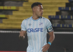 ¡DE LA MANO DEL PRINCIPITO PANAMEÑO! U.Católica ganó con cabeza y ahora lidera su grupo en la Sudamericana