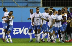 Gran reacción de 9 de Octubre para salvar un empate en la Sudamericana (VIDEO)