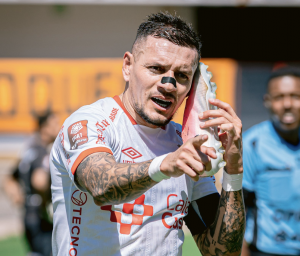Carlos Garcés se pone la capa de héroe en Cienciano, con gol y asistencia de tres puntos