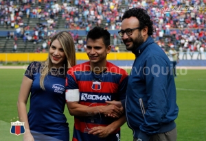 ¡Ya es leyenda en La Plaza del Teatro! (FOTO)