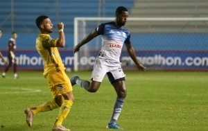 ¡Club de la Serie A pesca al “hombre gol” del colero de la B para salvarse del Descenso!