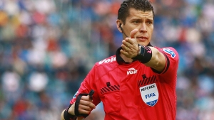 Pareja mexicana operará el VAR en la final de ida