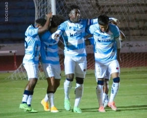 A puro corazón Azulgrana: Mateo Zambrano y la Tuka Ordóñez sellan un triunfo de oro para Deportivo Quito