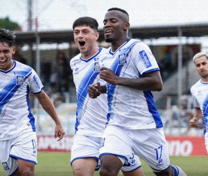 Cristian Penilla despertó y se detapó con un doblete en triunfo de Alianza Atlético