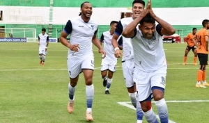 Arturo Mina volvió a ser titular y aplastaron otra vez a Palmaflor