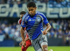 ¡Otro niño que se alista para dar el salto! Dos clubes de la Bundesliga se pelean por la joya del Emelec