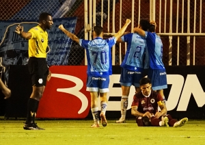 ¡NO ESTÁ MUERTO QUIEN PELEA! Macará ganó y aunque sigue en zona roja, da señales de vida