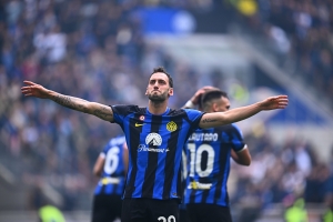 Inter tuvo que luchar hasta el final para sonreír (VIDEO)