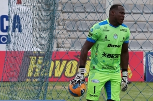 “Lloraba de la rabia, quería sacarme los guantes y tirar golpes” (VIDEO)