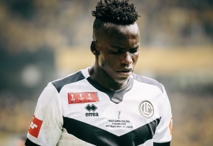 ¡Jhon Espinoza peleará por su primer título en el fútbol de Europa!