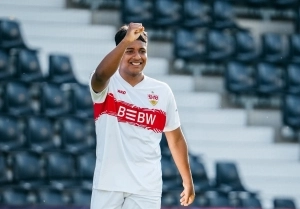 Le queda pequeña la categoría: Jeremy Arévalo destroza la red con un triplete y exige un puesto en Stuttgart