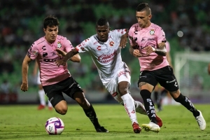 “Sólo será definitivo con el dinero en la cuenta” (CIFRAS)