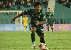 ¡QUE COMIENCE SU DESPEGUE! Minda revolucionó al Real Tomayapo y evitó el desastre