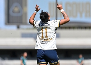 La magia de Nayely Bolaños volvió a aparecer: Pumas se lleva el duelo sobre Santos con tanto de la ecuatoriana