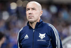 ¡SE PARECE A ALGUNITOS POR AQUÍ! DT del Cruzeiro menospreció la Sudamericana tras quedar fuera en Riobamba