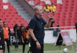 Tiago Nunes denuncia una campaña maliciosa para forzar su salida de Liga y arremete contra Michael Estrada