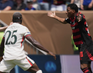 ¡ABRAZO ECUATORIANO CON ADN IDV! ¿Cómo acabaron Gonzalo Plata y Moisés Caicedo el Flamengo 3-1 Chelsea?