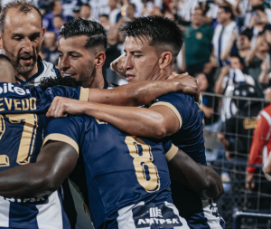 Fernando Gaibor y Erick Castillo CELEBRAN VICTORIA en Perú con Paolo Guerrero como Héroe