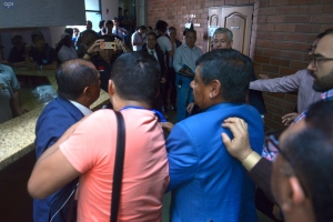 ¡Escándalo violento en las Elecciones de la FEF! (VIDEO)