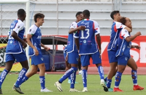 Macará tuvo una noche para el olvido y le dan caza