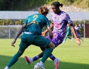 La joya ecuatoriana Malcom Dacosta destaca con el Bournemouth en la antesala de la Premier League