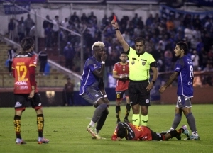 Arbitro Roddy Zambrano