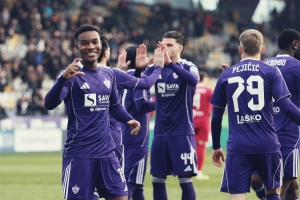 ¡Primer grito de gol de Óscar Zambrano! El ecuatoriano deslumbra con una definición perfecta con el Maribor