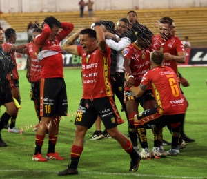 ¿Cómo se festeja una gesta deportiva? En el Deportivo Cuenca te lo enseñan