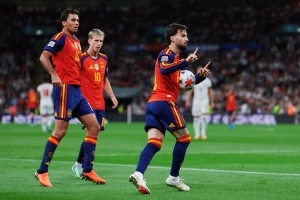 ¡Cátedra de jerarquía en Wembley! España tira de coraje y remonta un partidazo ante Inglaterra