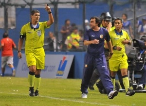 arbitro Alfredo Intriago 3