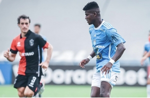 Washington Corozo dio asistencia en goleada del Sporting Cristal