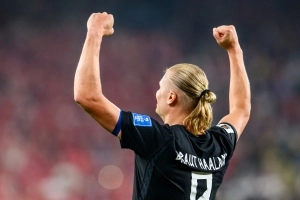 El Androide no perdona en la Copa: Erling Haaland firma doblete y mete a Noruega en la próxima ronda