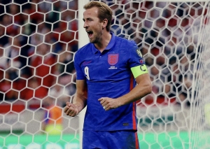 Inglaterra lo tenía pero se le escapó la victoria sobre la hora en Polonia (RESUMEN)