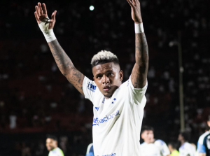 Pasillo y aplausos para El Cheché: Keny Arroyo se destapa con gol y asistencia en Cruzeiro