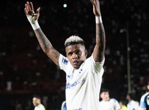 Pasillo y aplausos para El Cheché: Keny Arroyo se destapa con gol y asistencia en Cruzeiro