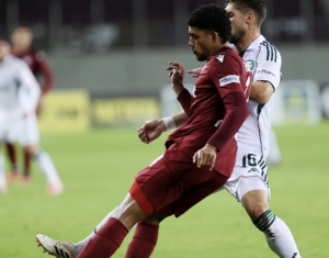 El muro ecuatoriano: Erick Ferigra se mantiene firme y nuevamente es figura con AE Larissa